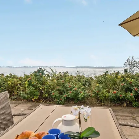 Tana - 5m From The Sea By Interhome