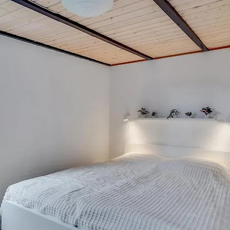 Tana - 5m From The Sea By Interhome Abyskov