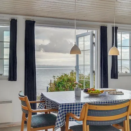 Tana - 5m From The Sea By Interhome * Abyskov